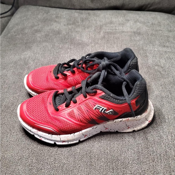 Fila Red and Black Shoes 13 - Picture 2 of 5